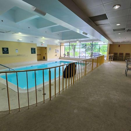 La Quinta By Wyndham Stamford / New York City Bagian luar foto