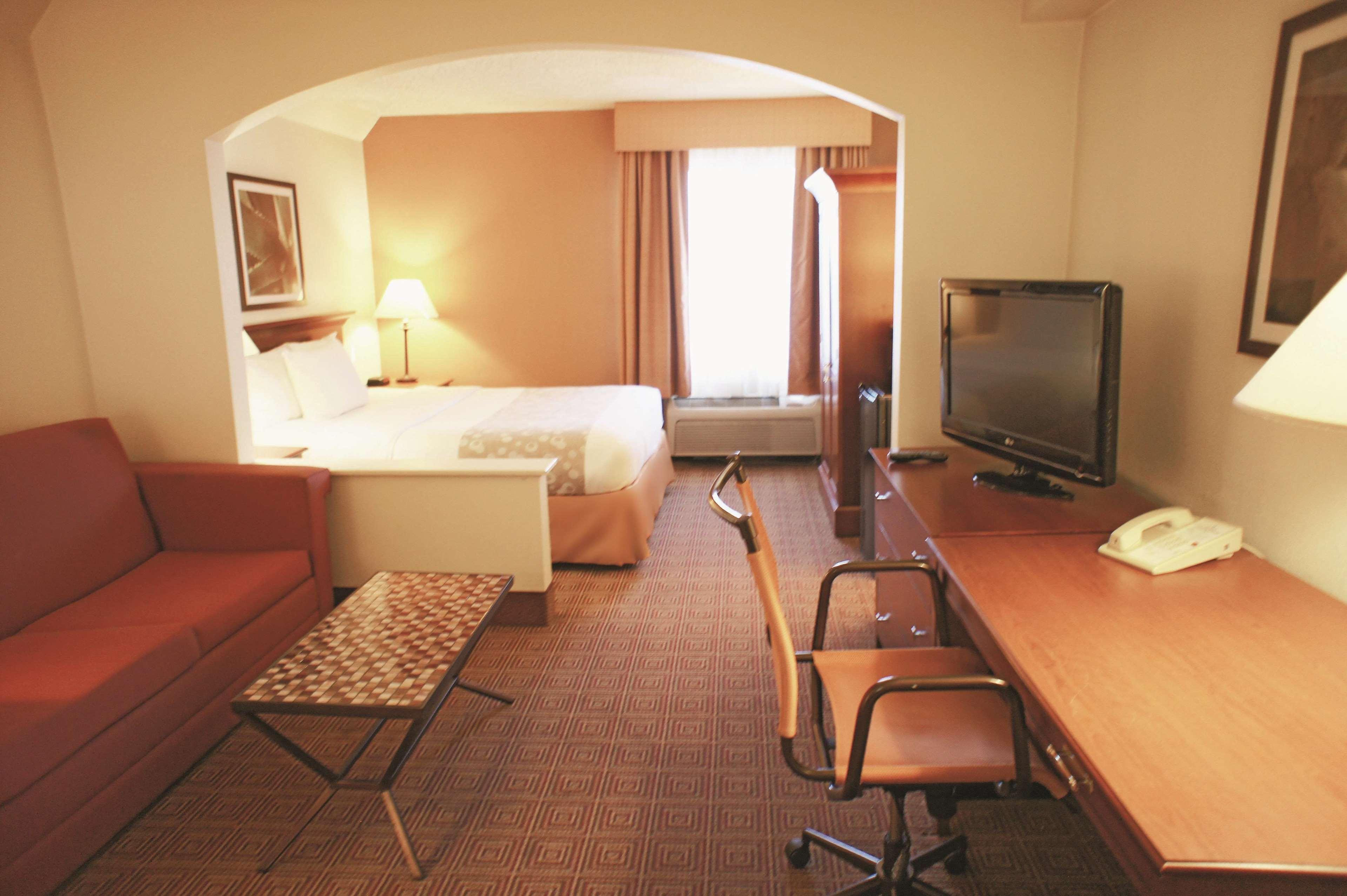 La Quinta By Wyndham Stamford / New York City Bagian luar foto
