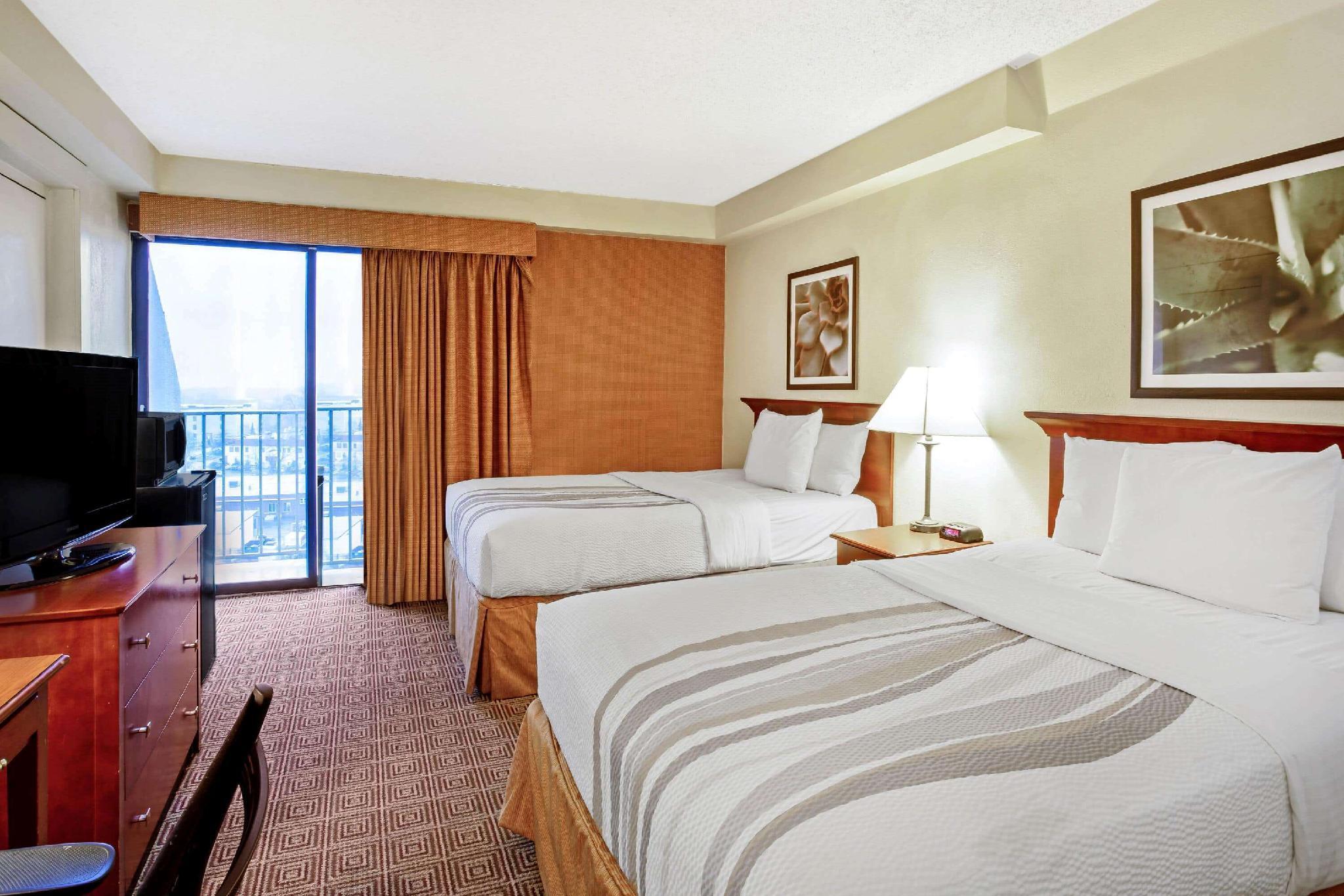La Quinta By Wyndham Stamford / New York City Bagian luar foto