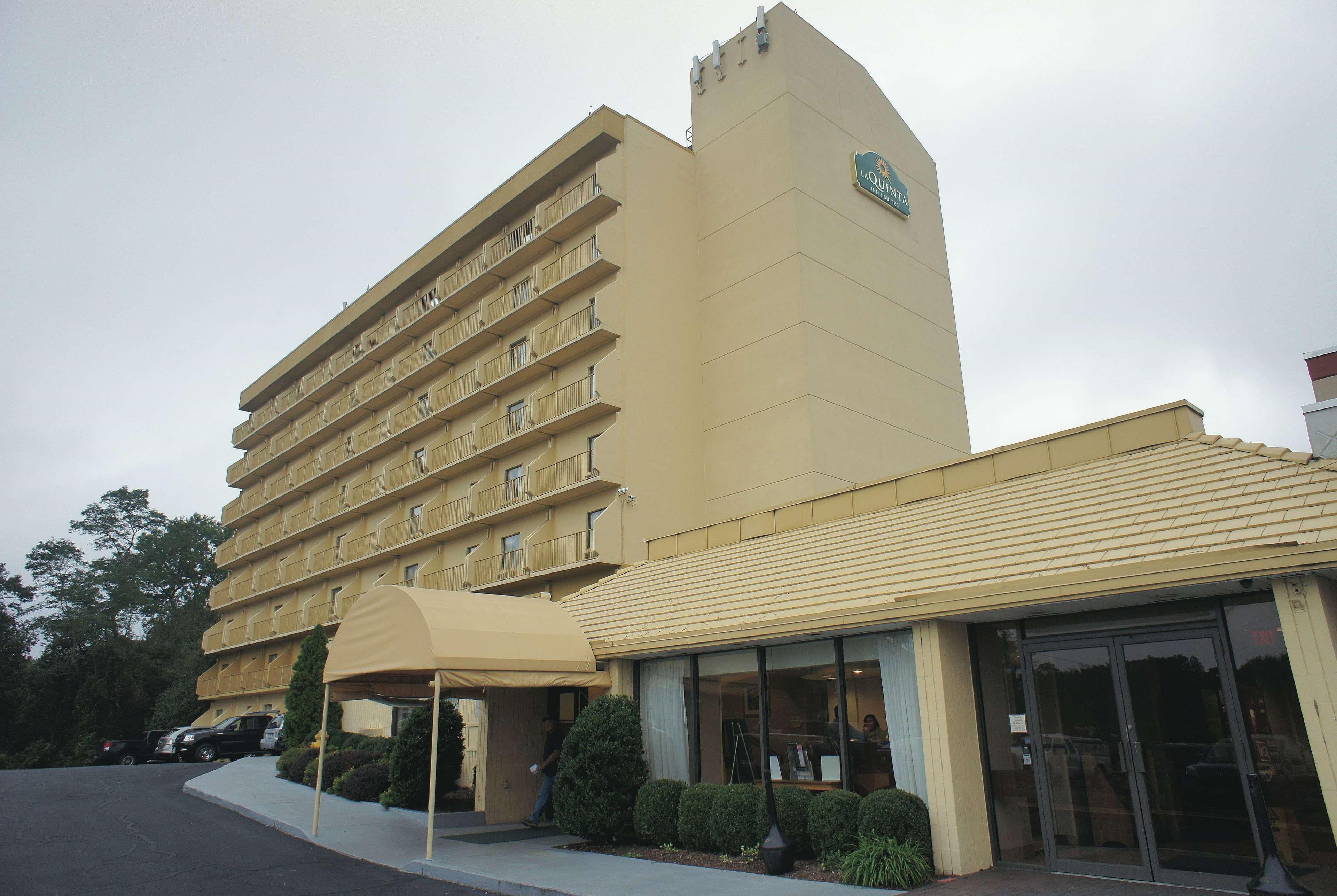 La Quinta By Wyndham Stamford / New York City Bagian luar foto