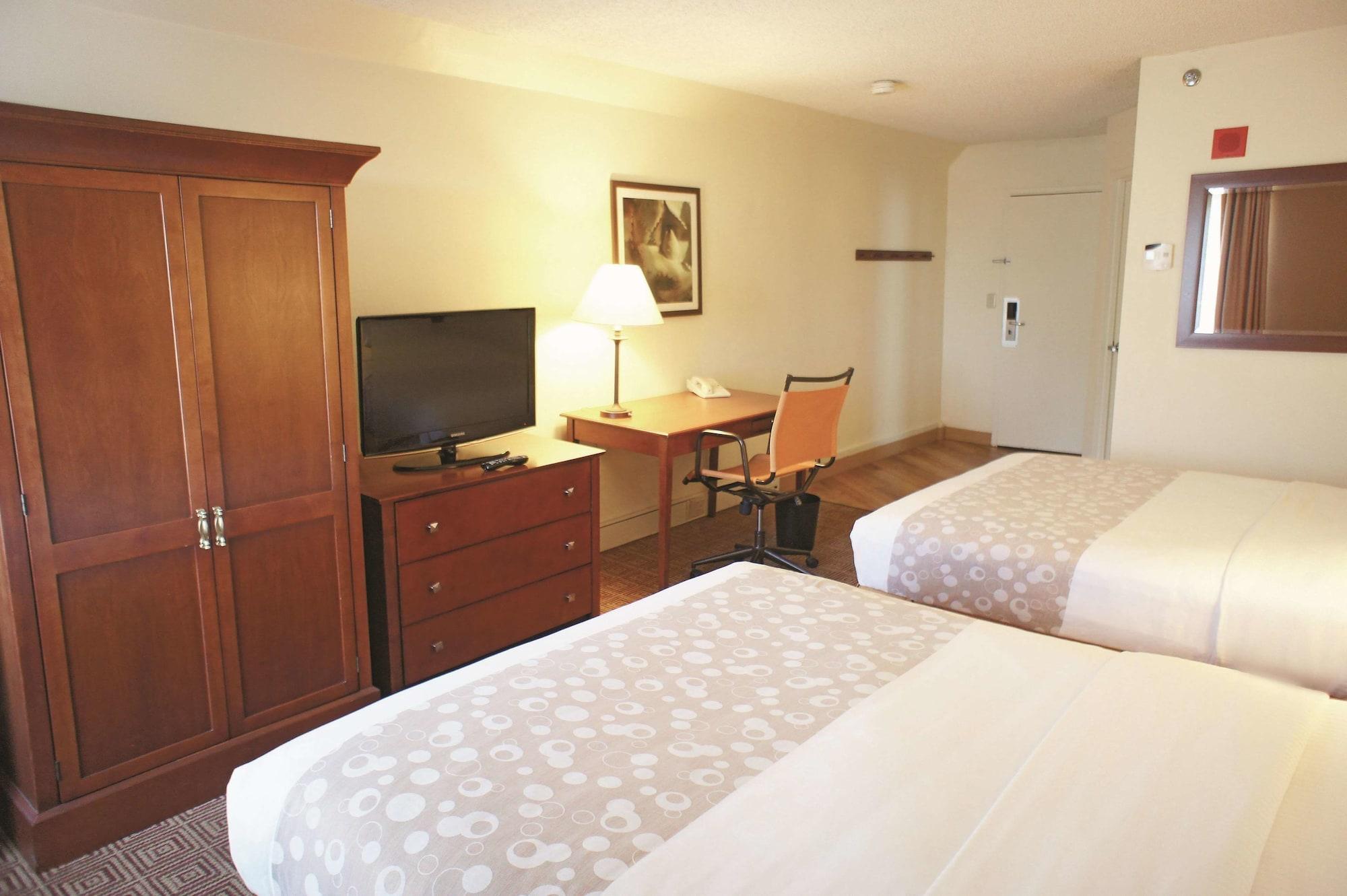La Quinta By Wyndham Stamford / New York City Bagian luar foto