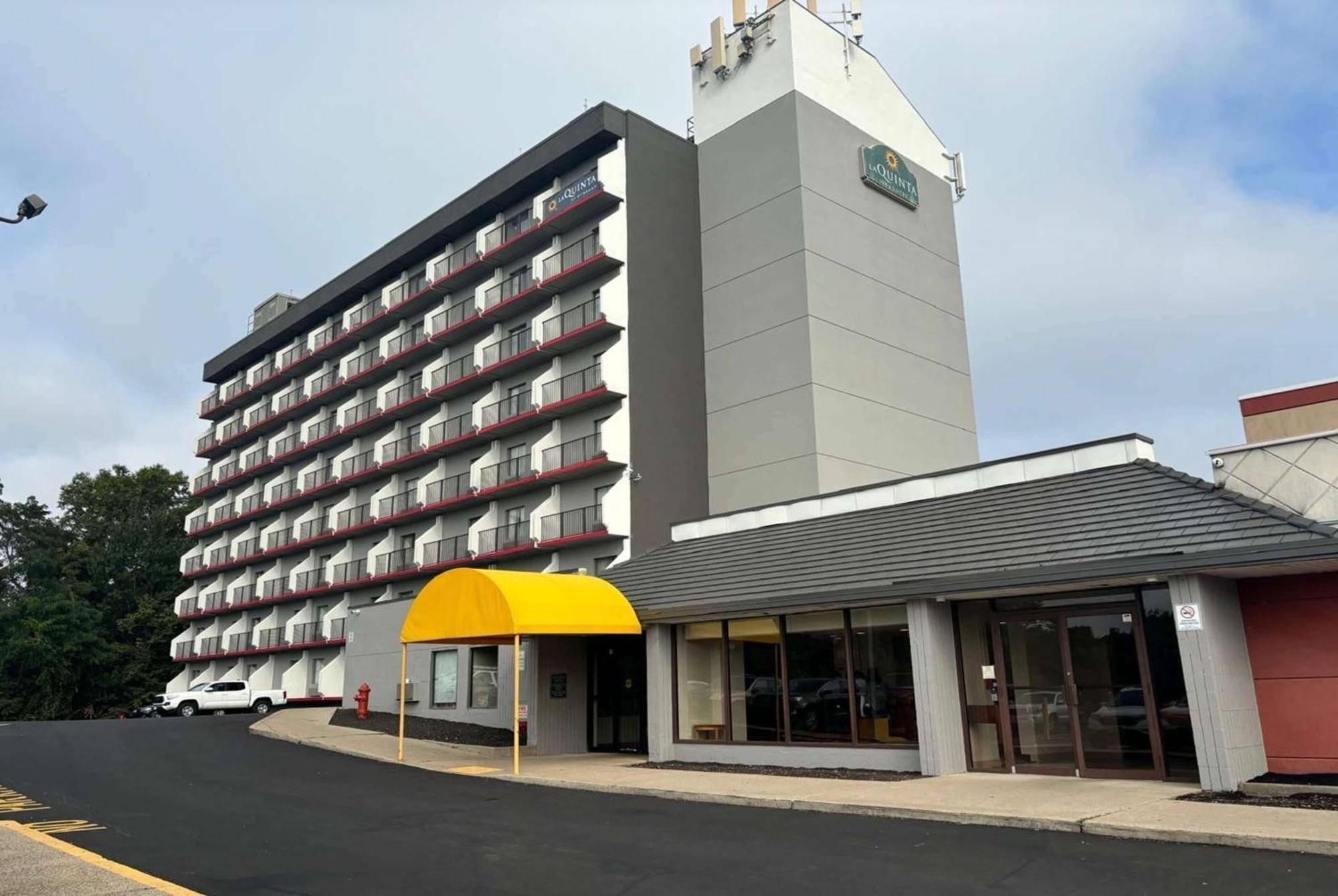 La Quinta By Wyndham Stamford / New York City Bagian luar foto