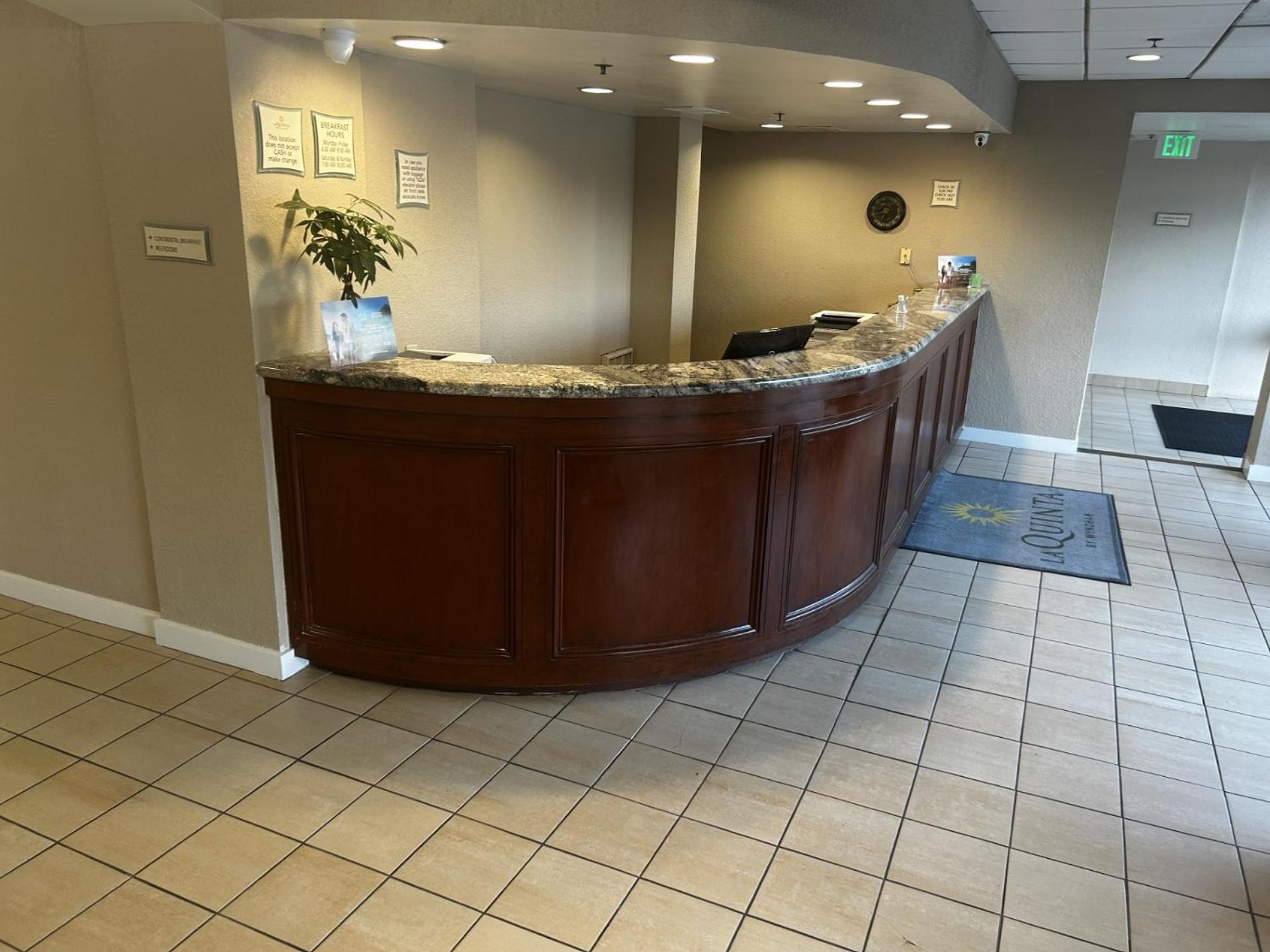 La Quinta By Wyndham Stamford / New York City Bagian luar foto
