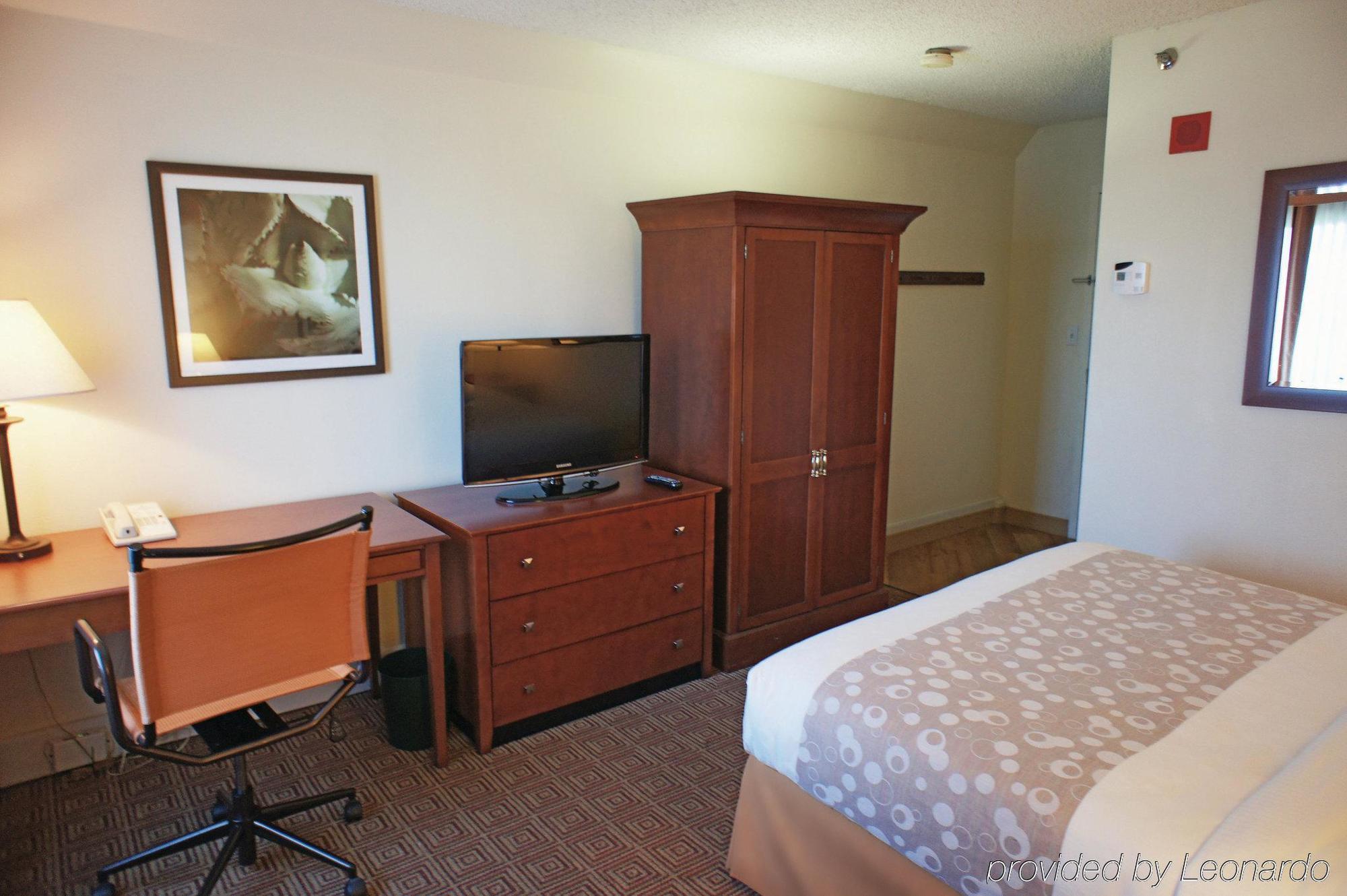 La Quinta By Wyndham Stamford / New York City Bagian luar foto