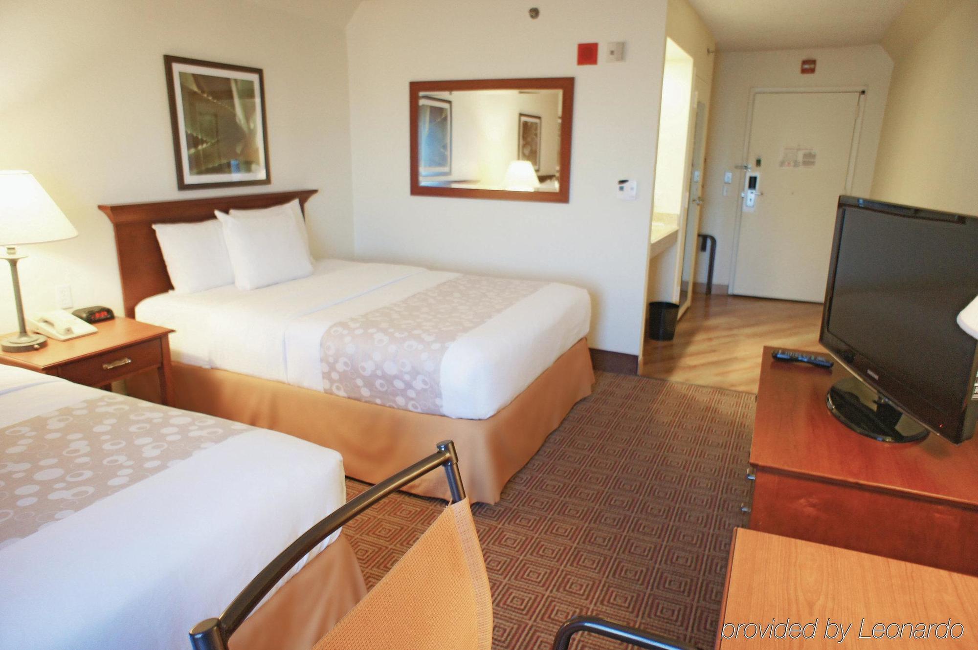 La Quinta By Wyndham Stamford / New York City Bagian luar foto
