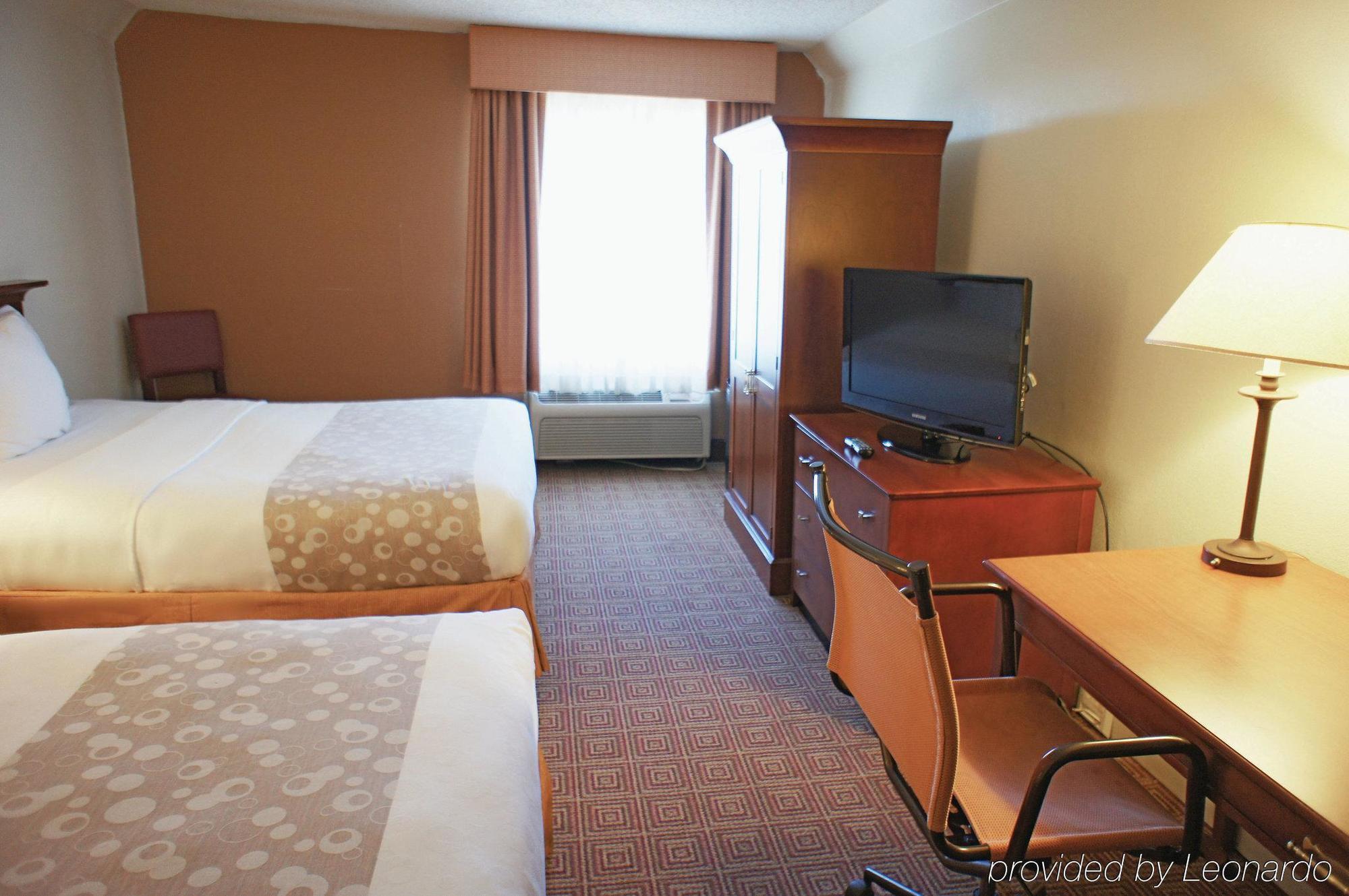 La Quinta By Wyndham Stamford / New York City Bagian luar foto