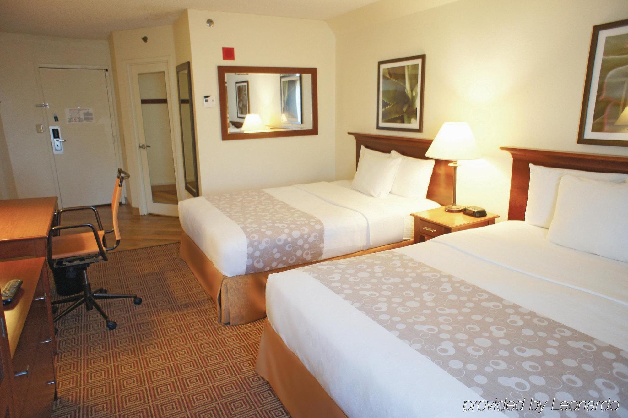 La Quinta By Wyndham Stamford / New York City Bagian luar foto