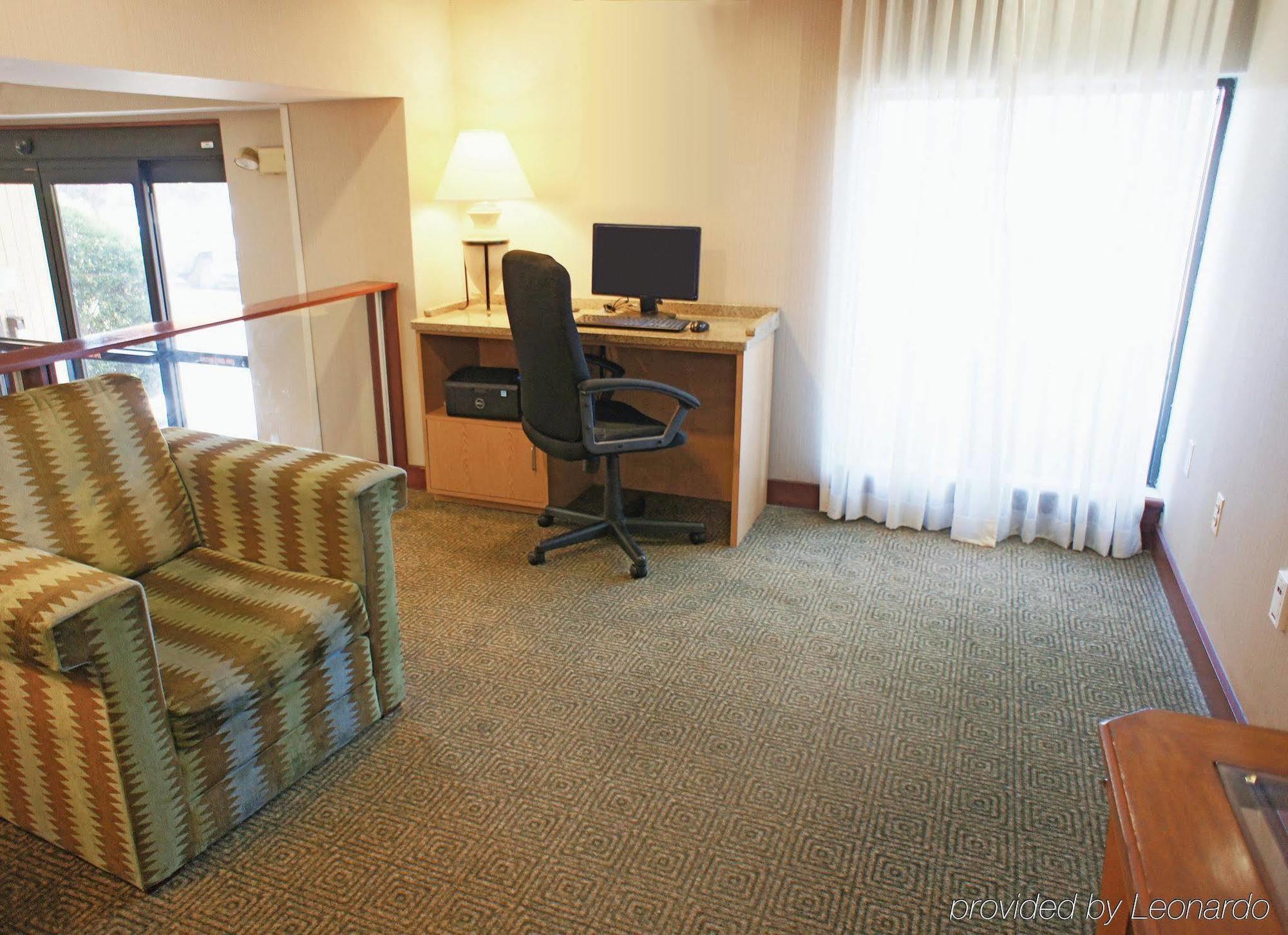 La Quinta By Wyndham Stamford / New York City Bagian luar foto