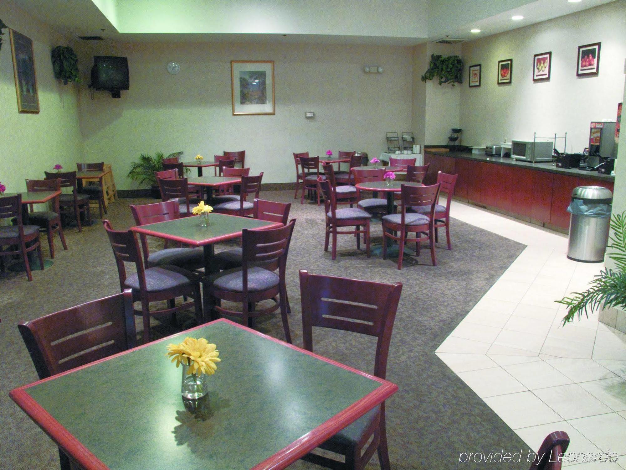 La Quinta By Wyndham Stamford / New York City Bagian luar foto