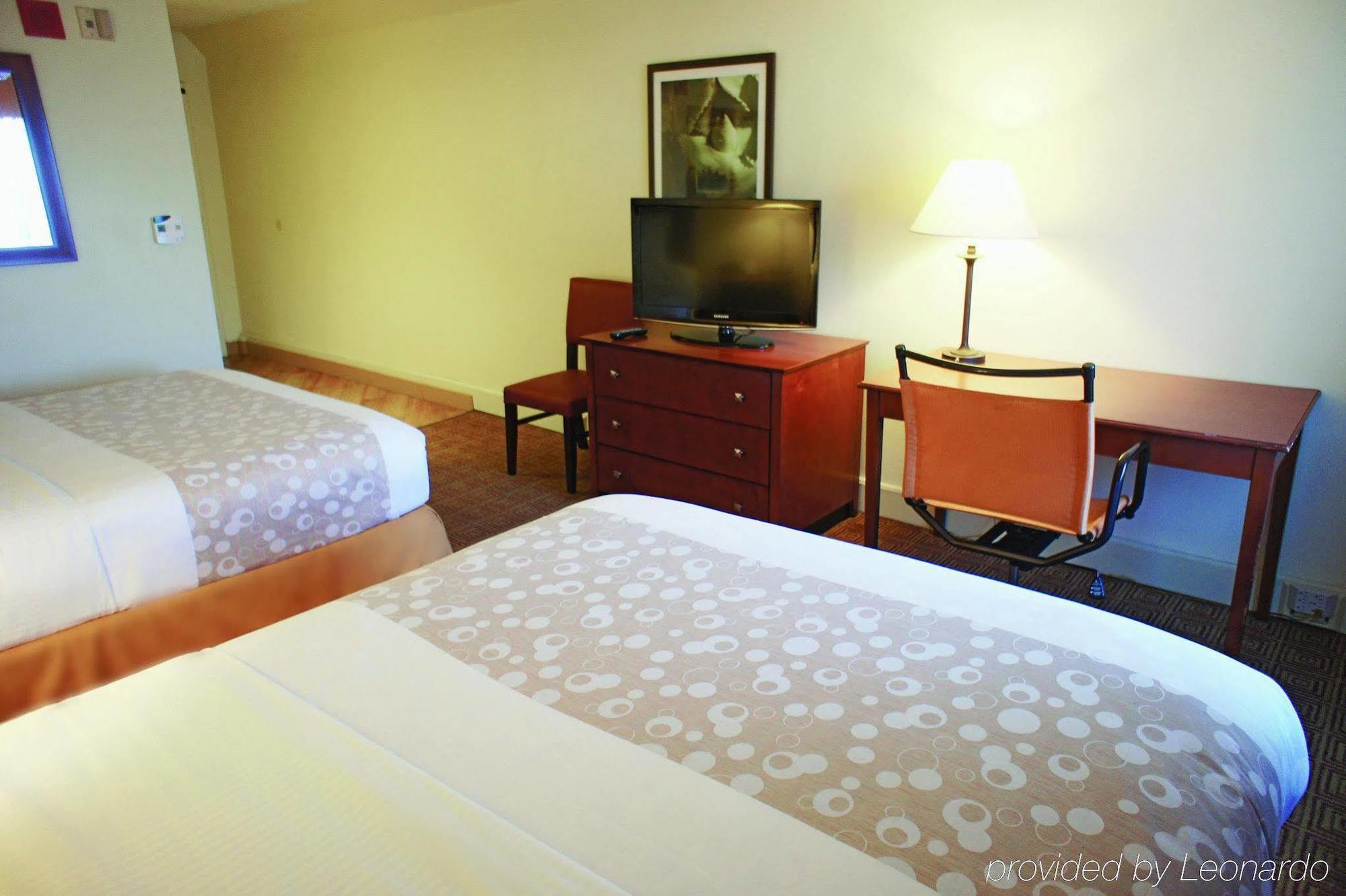 La Quinta By Wyndham Stamford / New York City Bagian luar foto