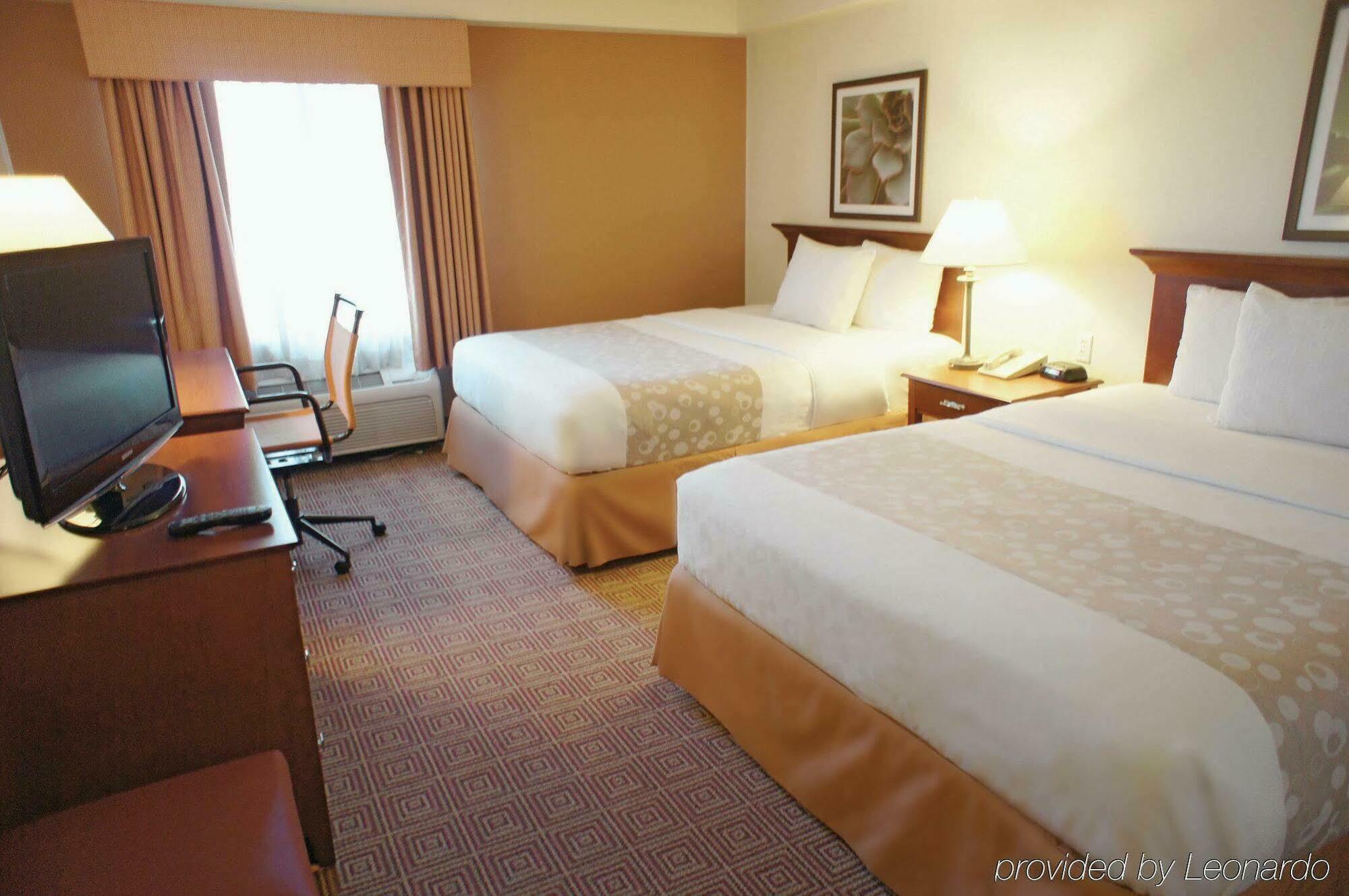 La Quinta By Wyndham Stamford / New York City Bagian luar foto